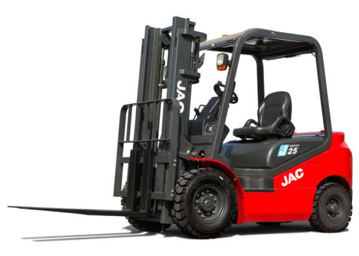 מלגזה דיזל דגם CPCD25J חזקה, מתאימה למשקלים 2.5-2 טון.